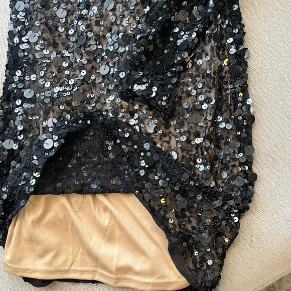 Aidan Mattox Black Sequin Long Sleeve Dress - Picture 2 of 6